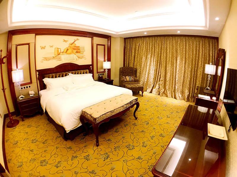 Venus Royal Hot Spring Hotel Guangdong Yangxi Store Exterior foto